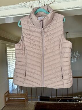 Old Navy Light Blush Quilted Packable Vest